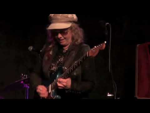 DEBBIE DAVIES BAND - Complete Show @ Callahan's Music Hall; Oct 2011.