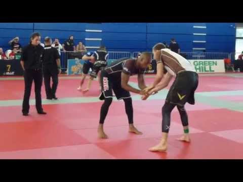 Carlos Santos - FINALS - IBJJF London Open No-Gi 2014 - Brown Adult - Medium-Heavy