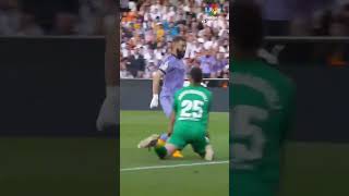 Download lagu A HERO in Mestalla! 🦸‍♂️ ⛔  #shorts #laligasantander #valencia #realmadrid #mamardashvili mp3