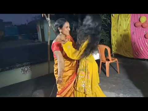 Haldi re hela full masti 🥰🥳