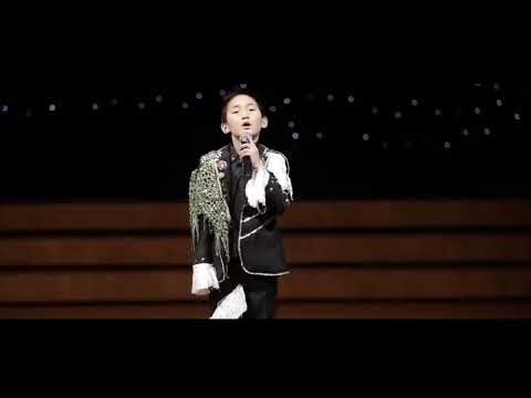 Мөнхийн дэргэд ээж минь