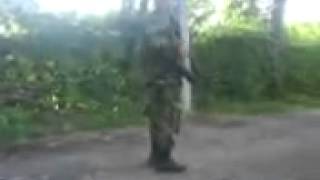 Soldado sorprendido por una bomba en la uribe