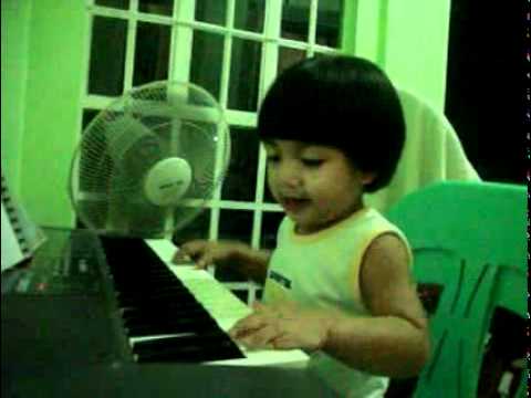 iyanboy (2 y/o wildest pianist) part2