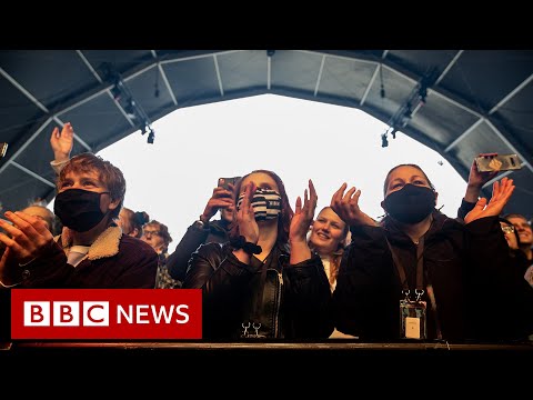 實驗性 "音樂節在荷蘭舉行 - BBC News ('Experimental' music festival takes place in Netherlands - BBC News)