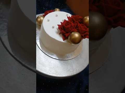 #CakeDesign #ArtificialFlowers #CakeDecoration #BakingIdeas #ButtercreamCake #CreativeCake