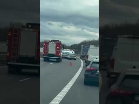 Кола се обърна на АМ "Тракия"