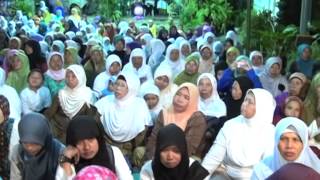 preview picture of video 'Sholawat Bersama MHM Uztad MA'RIFATUS SHOLIHIN 2015.  Part 1'