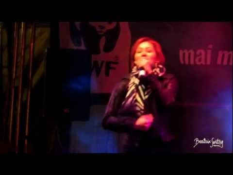 Dalma Kovacs - Un actor grabit - Earth Hour 2013 (LIVE)