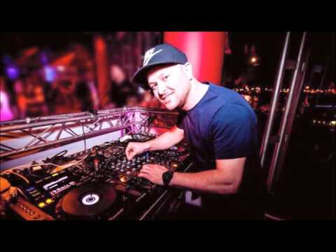 DJ ONUR ERGIN  ft.The Nostalgia (2009 Remix)