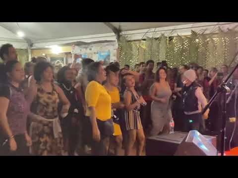 Daloner met l’ambiance dans la salle verte du Sakifo