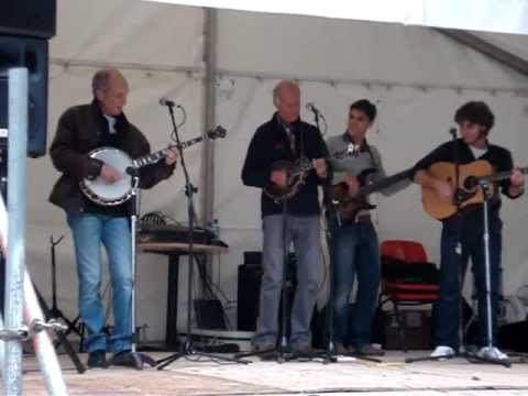 Red Wine bluegrass band sing 