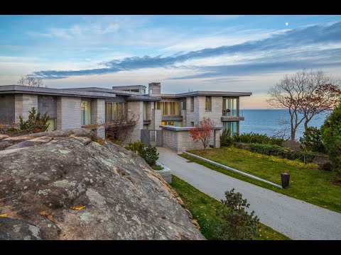 27 Smiths Point Road, Manchester, MA