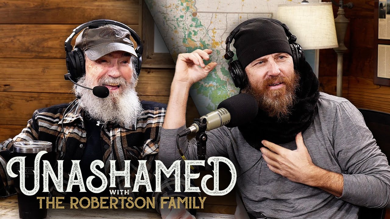 Ep 1020 | Uncle Si Comes Clean About a ‘Duck Dynasty’ Special Episode & Jase Wears Missy’s Clothes