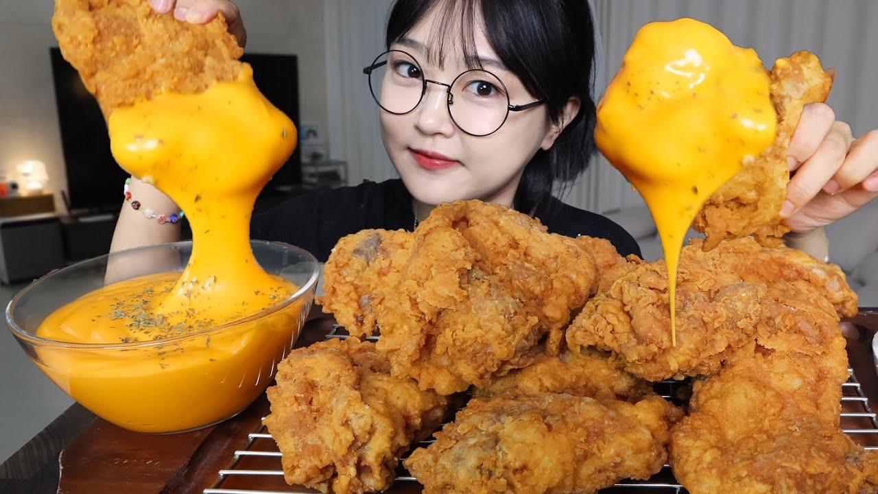치즈소스에 빠진 순살 후라이드치킨 먹방🍗🧀Fried Chicken Dipped in Cheese Sauce Mukbang ASMR
