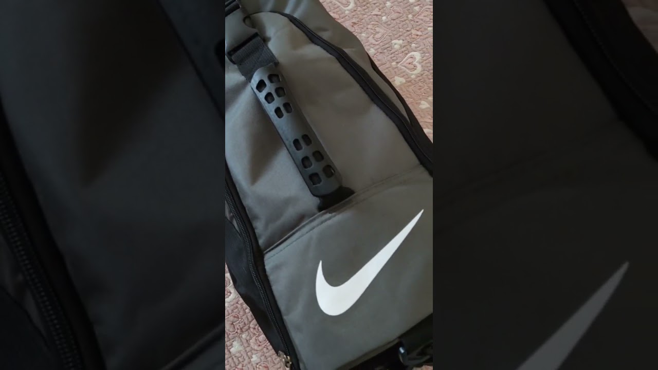 Обзор на спортивную сумку-рюкзак Nike