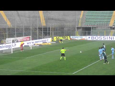 ALBINOLEFFE - SASSUOLO : 2 - 3 - OFFREDI PARA RIGORE DI MISSIROLI (17-03-2012)