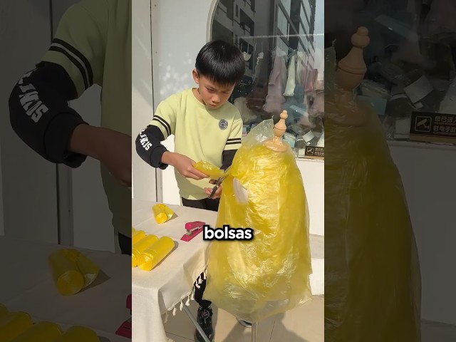 Vídeo relacionado con YOSICIL Vestido Largo Elsacasi con Capa Disfraz de Princesa Invierno Niñas Manga Larga Nieve Traje de Fiesta Costume Princesa Anna para Regalo Cumpleaños Boda 3-10Años,Azul 100