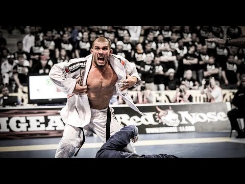 Rodolfo Vieira - Caçador de Faixa Preta