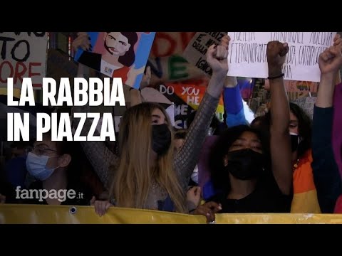 Napoli, DDL Zan, migliaia in corteo: "Il Paese reale è qui, nel palazzo non capiscono nulla"