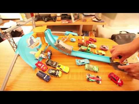 Dinoco Stunt Show Playset Stunt Racers CARS 2 Lightning McQueen Meet Planes Dusty Crophopper