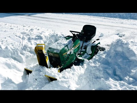 John Deere Lawn Tractor VS The Blizzard Of 2025!