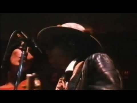 Bob Dylan, Roger McGuinn & The Rolling Thunder Revue - Knockin' On Heaven's Door (1975)