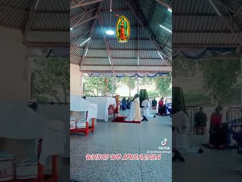 Wansi wo musalaba waliwo amanyi