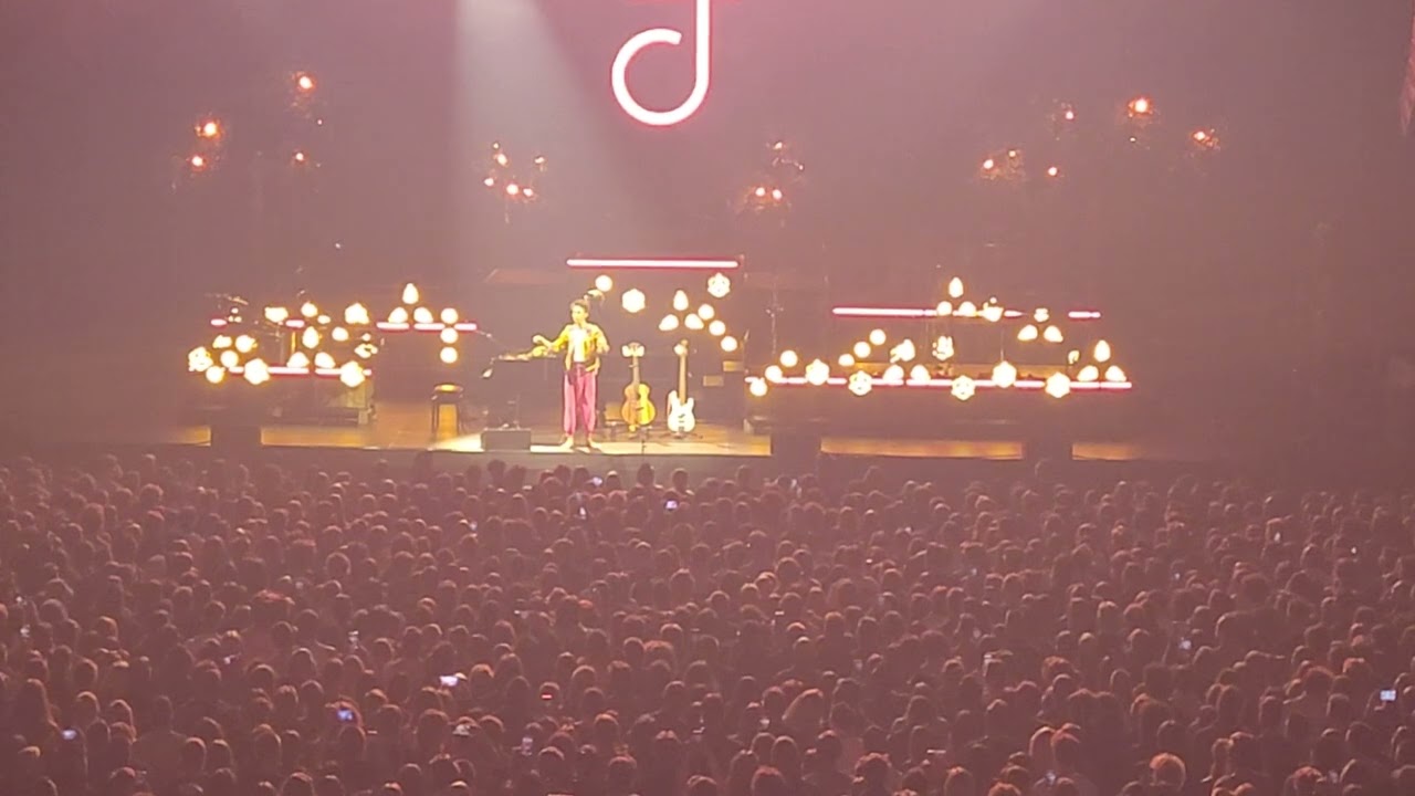 Jacob Collier - 2024-11-14 Poland, Łódź, The Audience Choir / Fix You