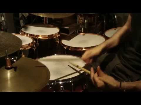 Drumming Quickies by Lucrezio de Seta - 002 Three notes groups over 16th notes