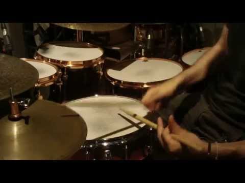 Drumming Quickies by Lucrezio de Seta - 002 Three notes groups over 16th notes