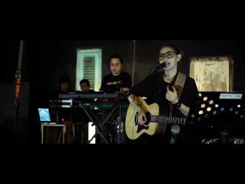 AKU MILIKMU ( CEWEK keren abis )