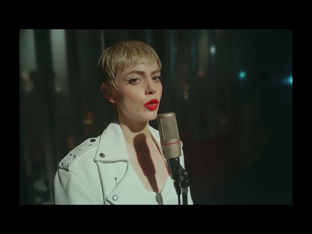 Ragazza Sola von Annalisa ((jetzt ansehen))