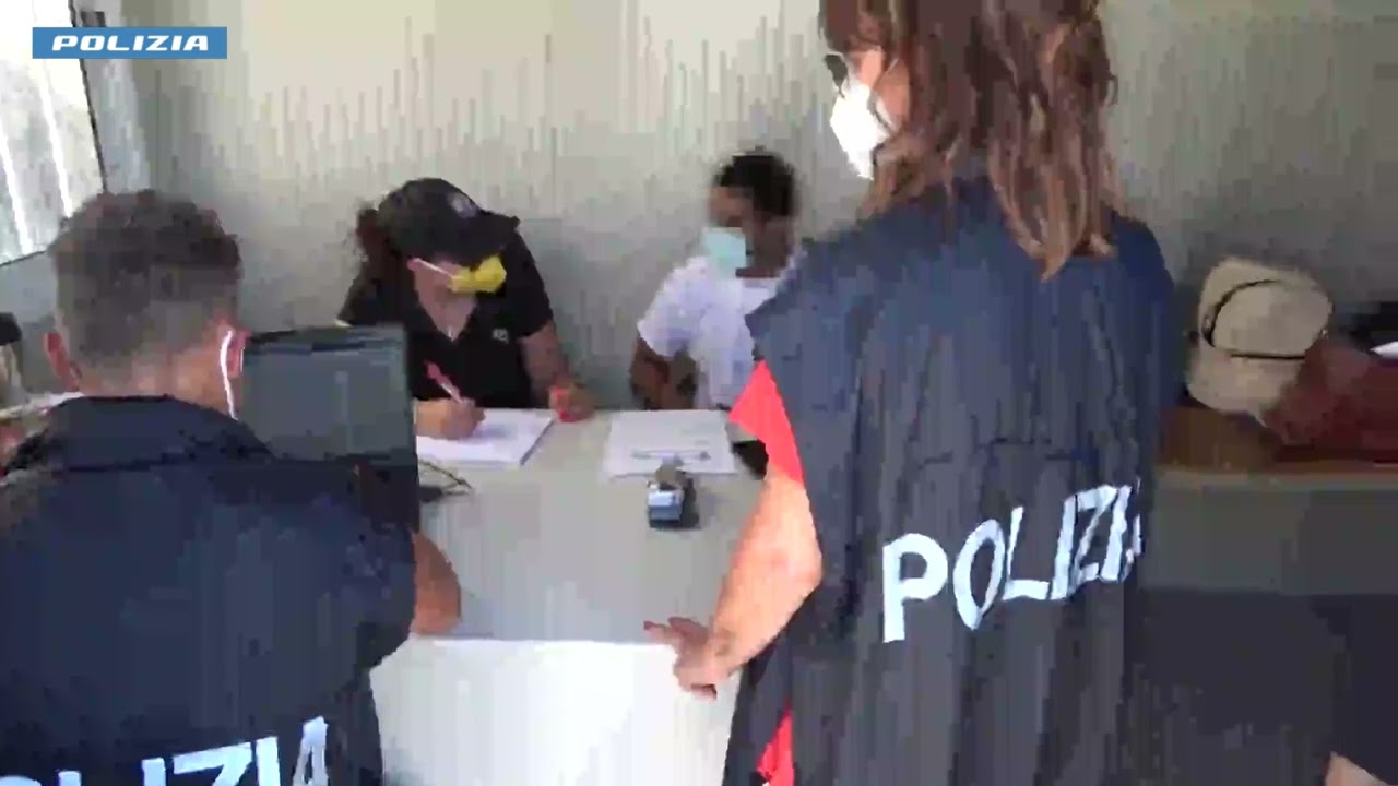 Avola, arrestato giovane per spaccio droga e ricettazione di telefonini