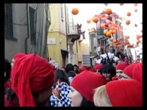 Carnevale Ivrea 2011 (la sfilata e la battaglia delle arance)