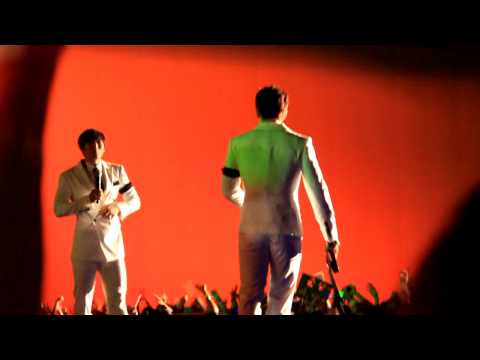 101204 2AM - Number 1 cut (Jinwoon  playing with a balloon + cute SeulOng)