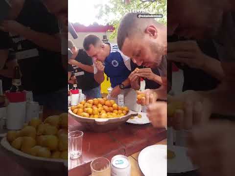 Concurso do Melhor roedor de pequi do mundo em Montes Claros