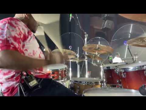 Nat Stokes playing Imagine Dragons “Believer” cover with Black Violin in Minneapolis, MN