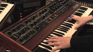 Video thumbnail for SEQUENTIAL CIRCUITS PROPHET-5 REV 2 PROGRAMMABLE POLYPHONIC ANALOGUE SYNTHESIZER by Red Martian