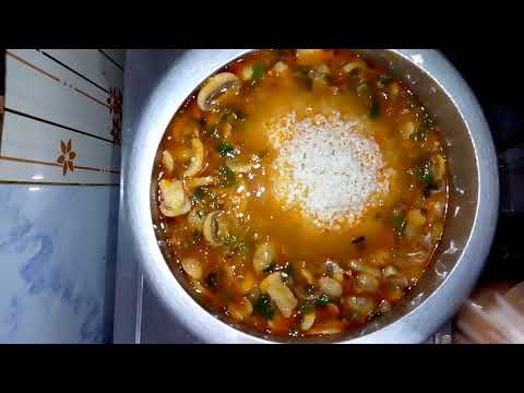 Mushroom Biryani in seeraga Samba rice|Mushroom Biryani in pressure cooker|Muslim style mushroom bir Video