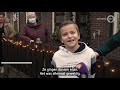 De Knippings treden op in de voortuin