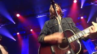 Lovebugs - Under My Skin (Part 1 acoustic) (live Docks Lausanne 01/12/12)
