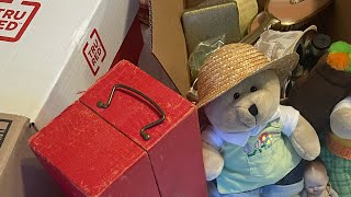 Mystery vintage consignment unboxing! #vintage #collectibles #vintagetoys #costumejewelry