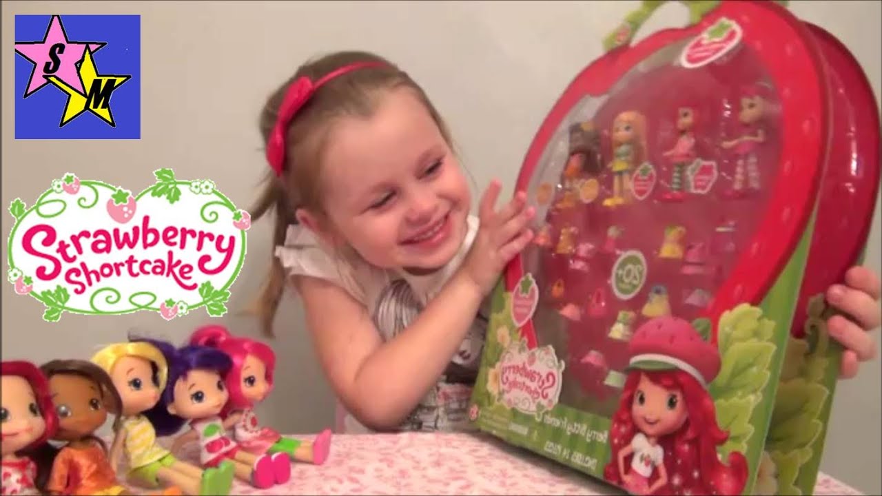 Шарлотта Земляничка набор кукол 8 см (4 шт.) с одеждой The Bridge