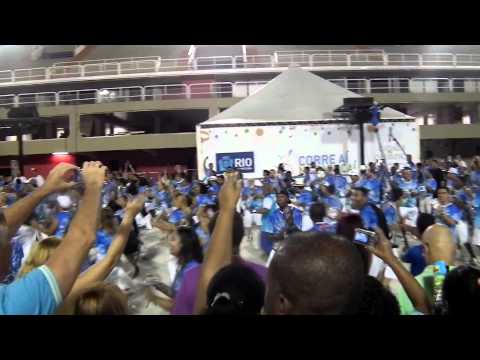 Portela, ôô, Portela, e o povo na rua a cantar...