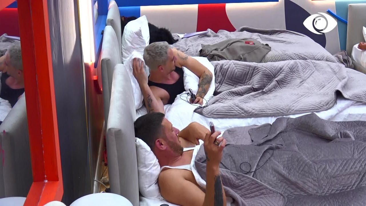 Dua të bëhem me Oltën/ Tani dhe Luizi nuk i ndalin batutat