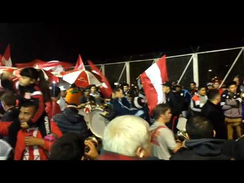 "Previa de la hinchada pincha vs nacional de Potosí" Barra: Los Leales • Club: Estudiantes de La Plata