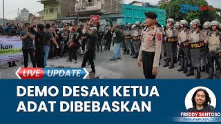 Warga Simalungun Demo Minta Ketua Adat Dibebaskan, Lakukan Aksi Bakar Ban hingga Berujung Ricuh