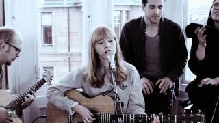 Lucy Rose - Shiver, Red Face, Middle of the Bed -  Tenement TV
