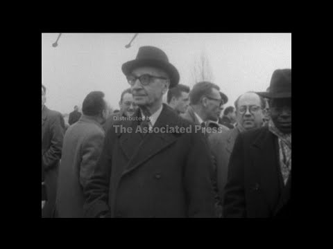 MOLLET LEAVES FOR ALGERIA  - NO SOUND