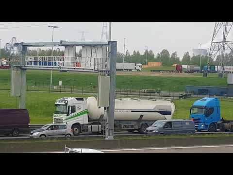 Verkeersinfarct in de Waaslandhaven op 24 april 2018